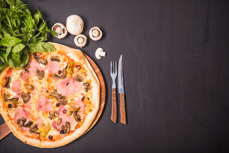 Foto pizza salsiccia